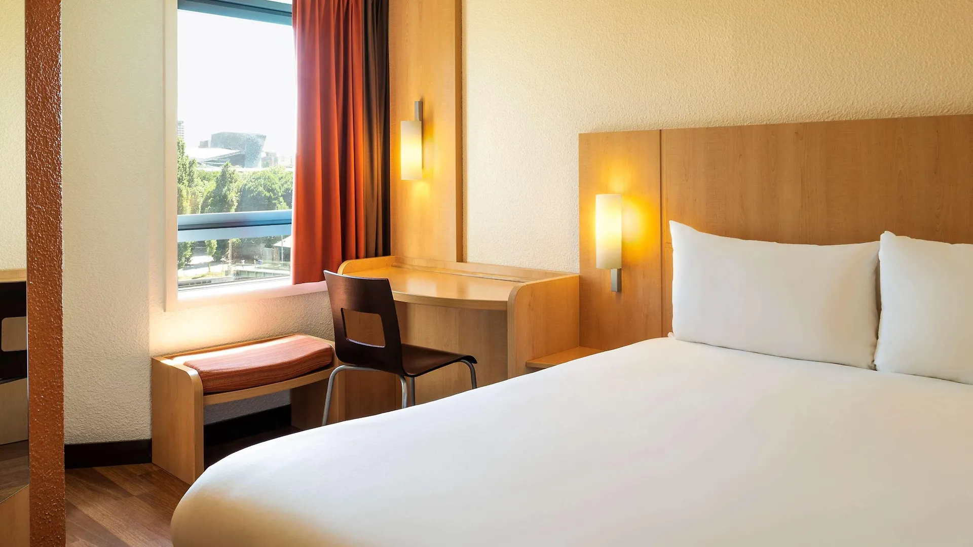 Hotel Ibis La Cité Des Sciences 19ème 3*